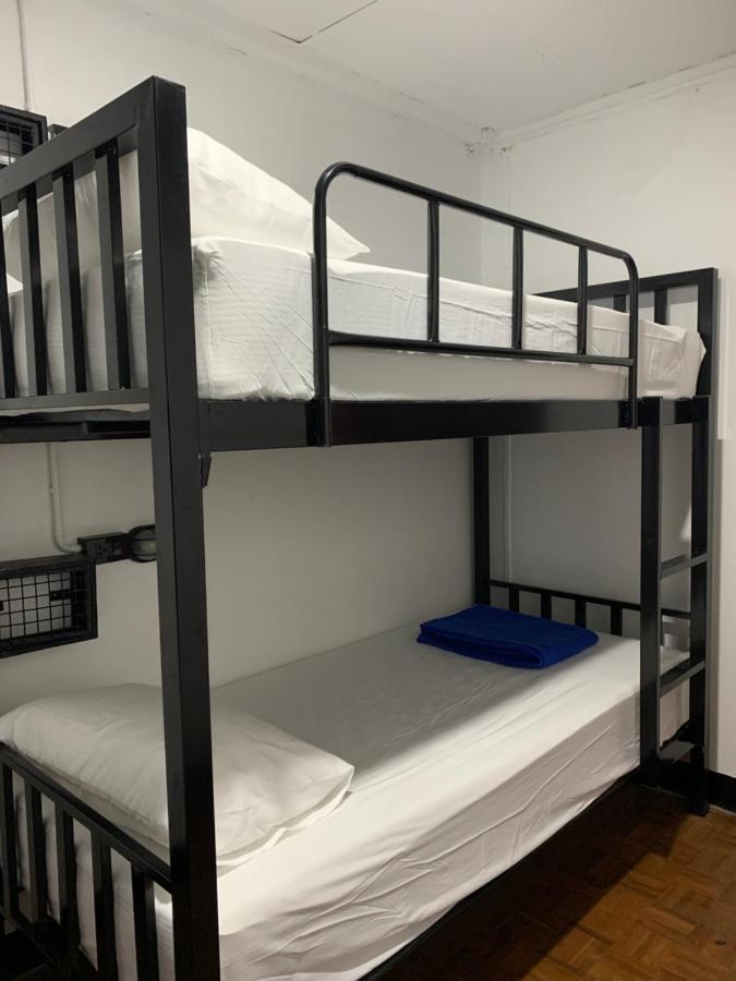 Revolution Hostel Chiang Mai Buitenkant foto